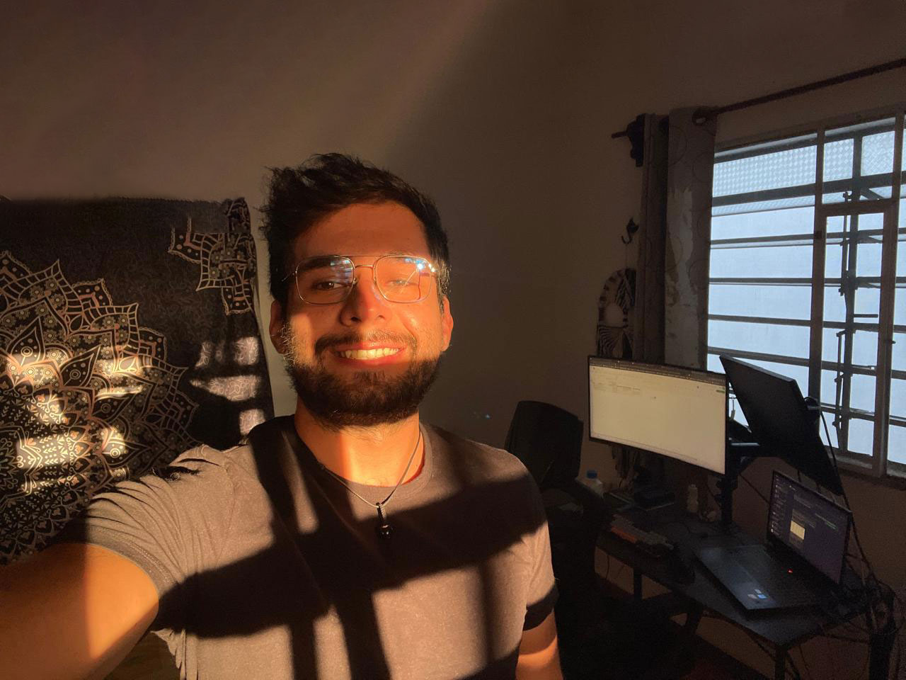 Luis Montes desarrollando